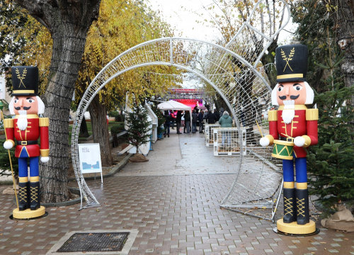 Fotografija 9 - Pijat bakalara, čaša vina i muzika uživo: Pogledajte kako je danas bilo u parku na vodičkoj Poljani