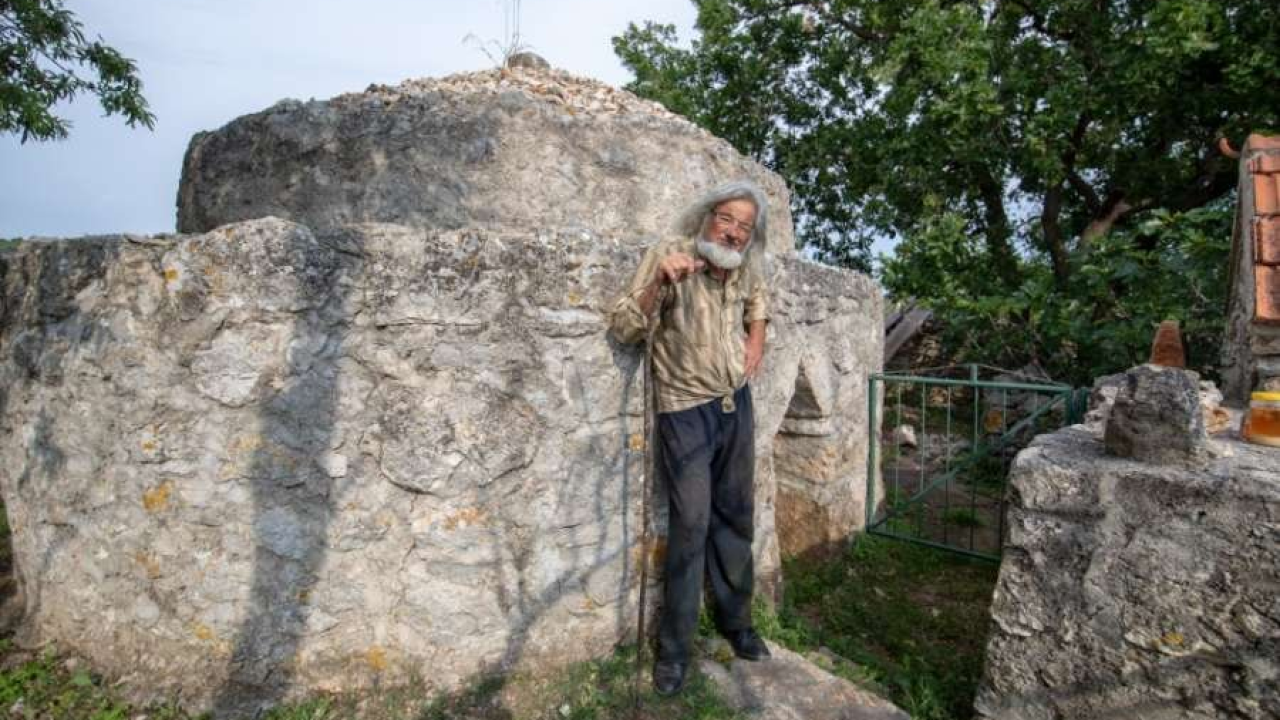 Preminuo je vodički umjetnik Nikola Mihić Martinelo - Robinzon iz Gradeja