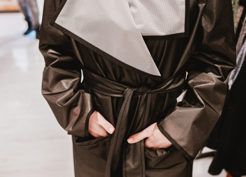 Fotografija 2 - Galerija Juraj Dalmatinac u povodu Dana žena časti popustom na dizajnersku odjeću te Murtićeve i Vežine umjetnine