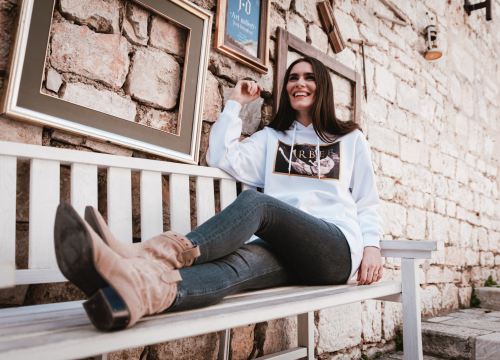 Fotografija 5 - Galerija Juraj Dalmatinac u povodu Dana žena časti popustom na dizajnersku odjeću te Murtićeve i Vežine umjetnine