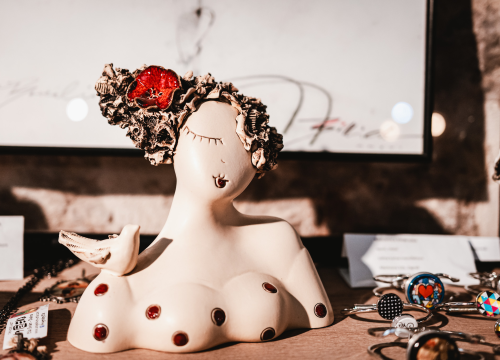 Fotografija 15 - Galerija Juraj Dalmatinac u povodu Dana žena časti popustom na dizajnersku odjeću te Murtićeve i Vežine umjetnine