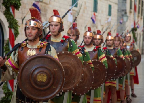 Susret žudija na Uskršnji ponedjeljak na Okitu: Obnavljanje starih prijateljstava i početak novih