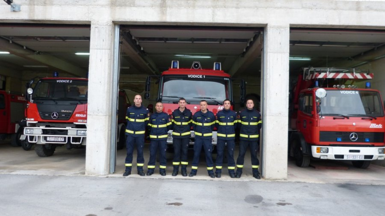 Vodički vatrogasci dobili bespovratna sredstva za zaštitnu i interventnu opremu