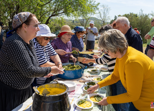 Fotografija 3 - Piknik u Rakitnici: Druženje uz zelje, grah i glazbu