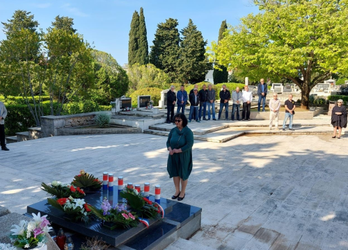 Fotografija 9 - Procesijom kroz mjesto Vodičani obilježili Dan grada i blagdan Našašća sv. Križa