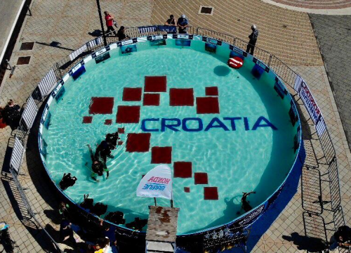 Fotografija 18 - U eko-akciji očišćen Mali porat i lukobran u Vodicama