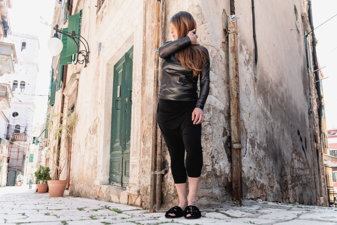 Osvježite svoju garderobu dizajnerskim komadima iz Galerije Juraj Dalmatinac!