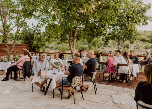 Fotografija 23 - Konoba Campanelo otvorila je terasu s najljepšim pogledom uz gostovanje Melkiora Bašića!