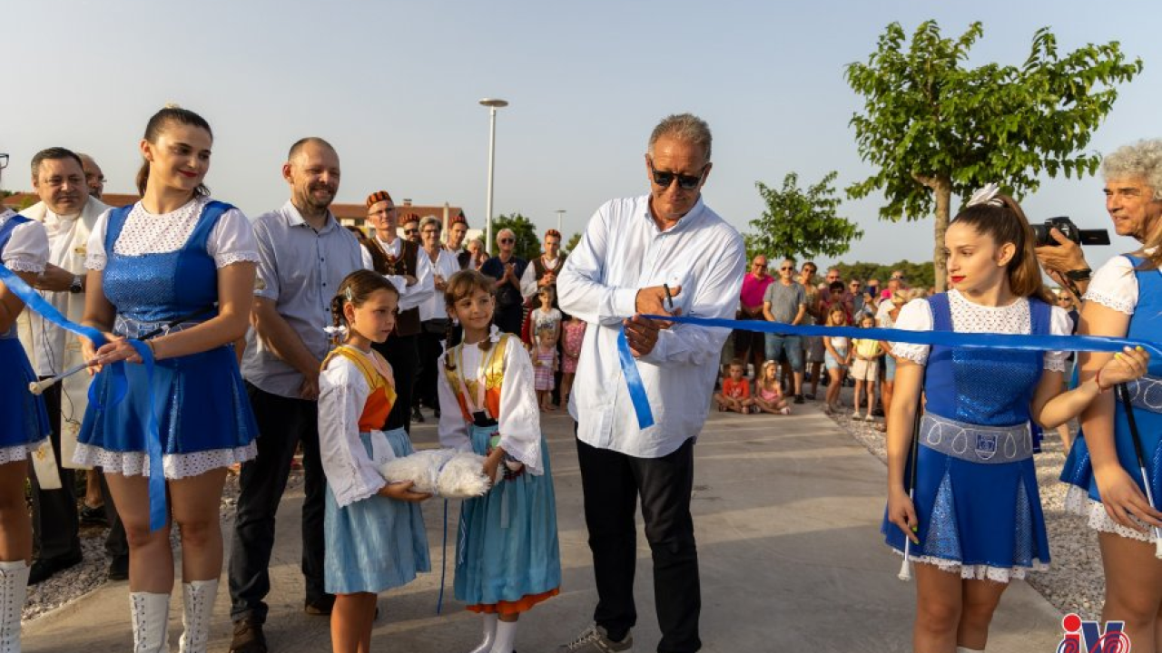 Službeno otvorena: Vodice i Tribunj spojeni šetnicom uz more