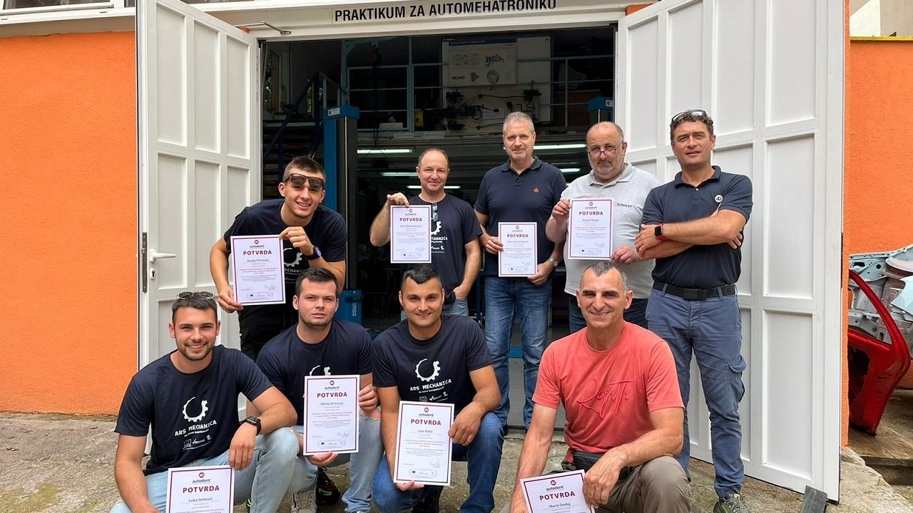 Profesori Industrijsko-obrtničke škole konstantno se usavršavaju kako bi učenicima pružili što više znanja i pripremili ih za tržište rada