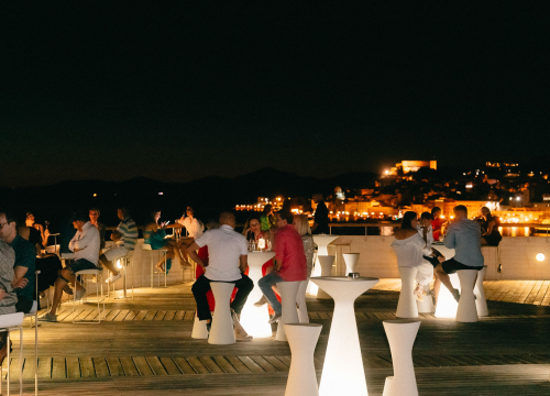 Uživajte u jedinstvenom ambijentu Roof Bara by Moet & Chandon u D-Resortu!