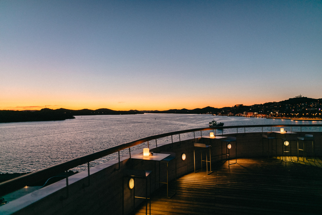 Uživajte u jedinstvenom ambijentu Roof Bara by Moet & Chandon u D-Resortu!