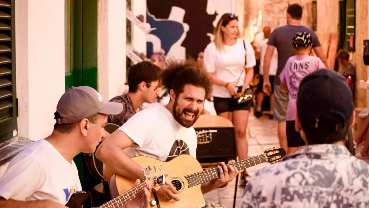 Vodičke ulice ovih dana su vesele i šarene, a zanimljiv program vas očekuje i ovaj četvrtak