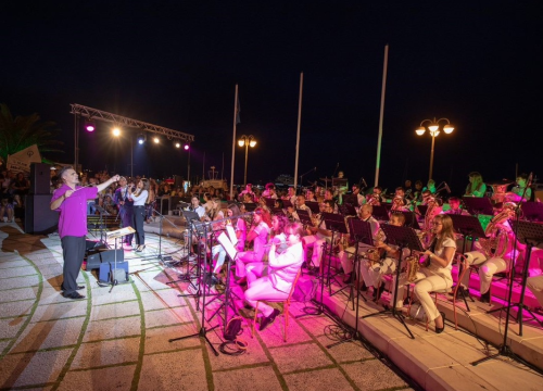 Koncert Vodičke glazbe svake godine željno se očekuje, a ove godine u goste dolazi Izabela Martinović