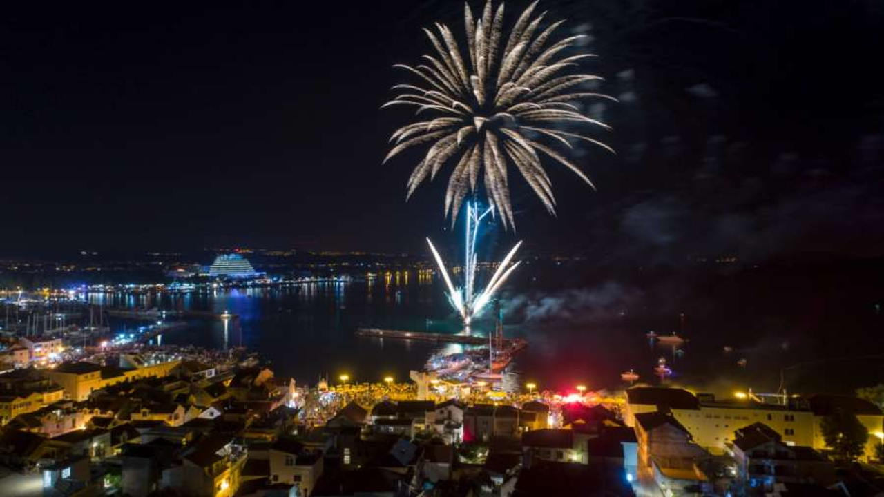 Vodička fešta vrhunac je ljetne zabave, a ove godine zabavljat će vas Jole