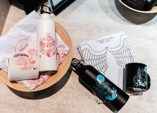 Fotografija 12 - Šibenske tvrđave imaju najbolje darove i suvenire: Posteri, potići, majice, torbe, šalice i nakit, sve unikatno i maštovito!