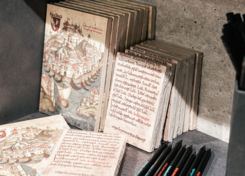 Fotografija 18 - Šibenske tvrđave imaju najbolje darove i suvenire: Posteri, potići, majice, torbe, šalice i nakit, sve unikatno i maštovito!