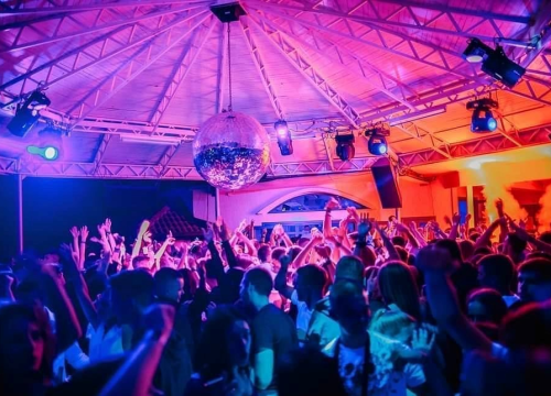 Popularni Relja Popović najavio nastup u primoštenskoj Aurori!