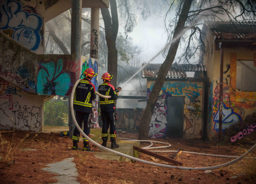 Fotografija 5 - Izbio požar u napuštenom odmaralištu u Vodicama