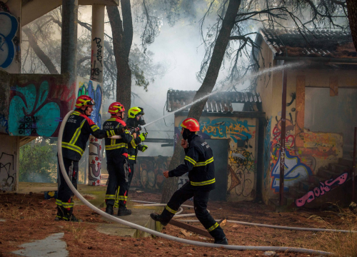 Fotografija 10 - Izbio požar u napuštenom odmaralištu u Vodicama