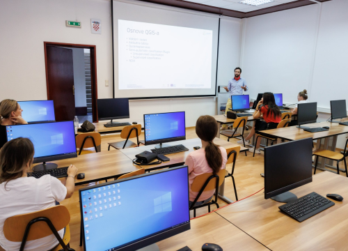 Fotografija 2 - Upisi bez državne mature na stručne studije Veleučilišta „Marko Marulić“ u Kninu na trećem upisnom roku