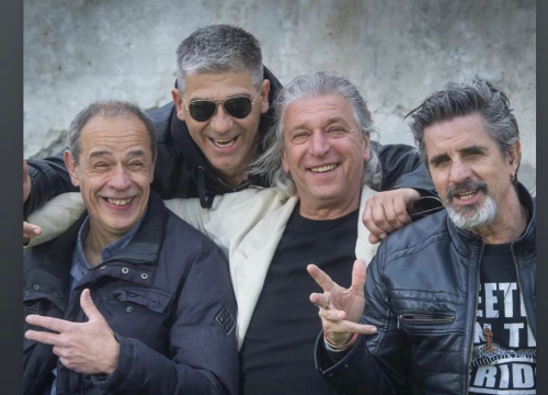 Uz hitove Daleke obale odrasle su brojne generacije, a ovaj petak nastupaju u Vodicama