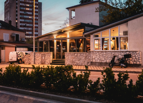 Panuozzo sendvič pravi je hit među gurmanima, a možete ga pojesti u pizzeriji Victoria!