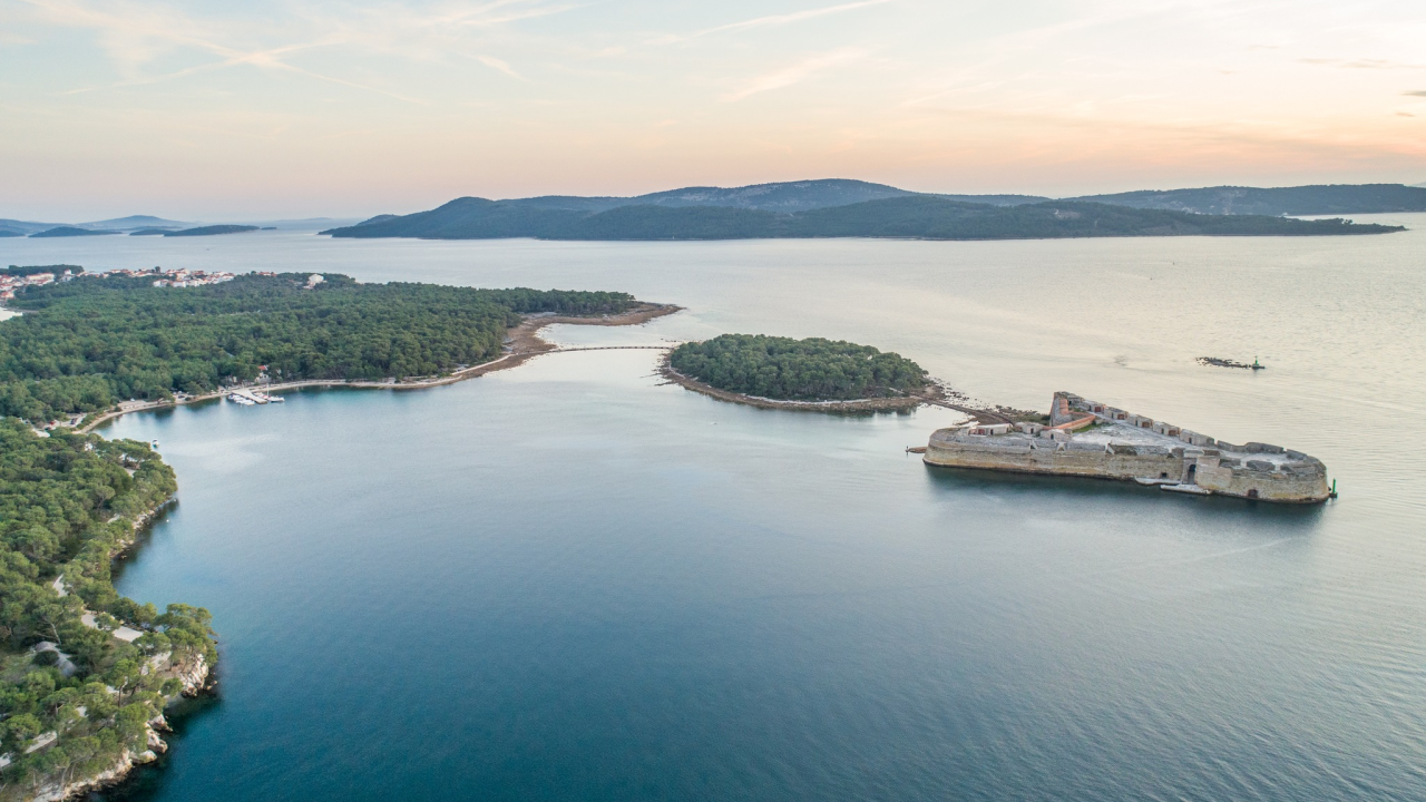 Posjetite Tvrđavu sv. Nikole i iskoristite niz pogodnosti do kraja ove sezone posjećivanja!