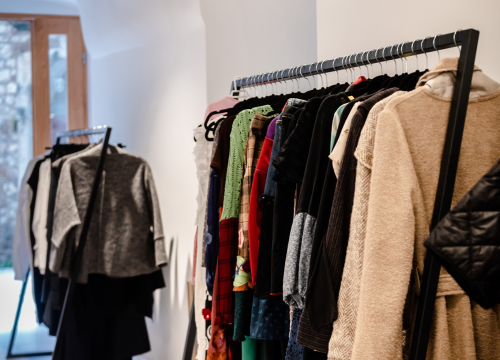 Fotografija 7 - U Galeriju Juraj Dalmatinac stigle zimske kolekcije odjeće i jesenski popusti na slike