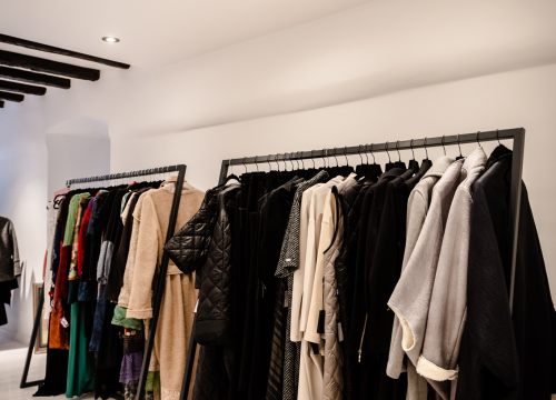 Fotografija 18 - U Galeriju Juraj Dalmatinac stigle zimske kolekcije odjeće i jesenski popusti na slike