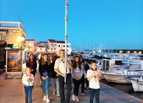 Fotografija 2 - Župljani Vodica proslavili Dan posvete stare crkve sv. Križa