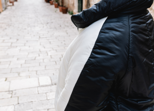 Fotografija 13 - Garderobu osvježite dizajnerskim komadima iz Galerije Juraj Dalmatinac, dom umjetninama po super cijenama