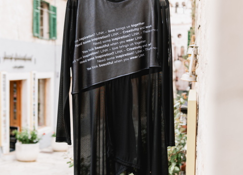 Fotografija 16 - Garderobu osvježite dizajnerskim komadima iz Galerije Juraj Dalmatinac, dom umjetninama po super cijenama