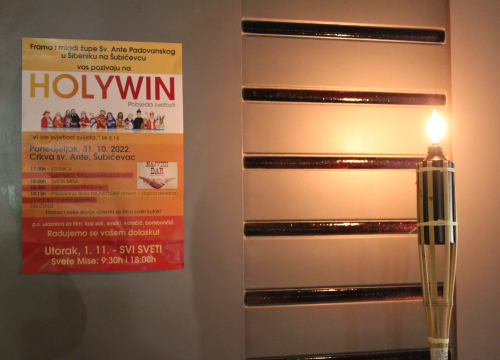 Fotografija 2 - Na Šubićevcu uz pjesmu i molitvu održan Holywin