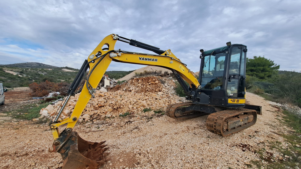 Tvrtka Karlo iskopi brzo i profesionalno odrađuje sve vrste iskopa i zemljanih radova!