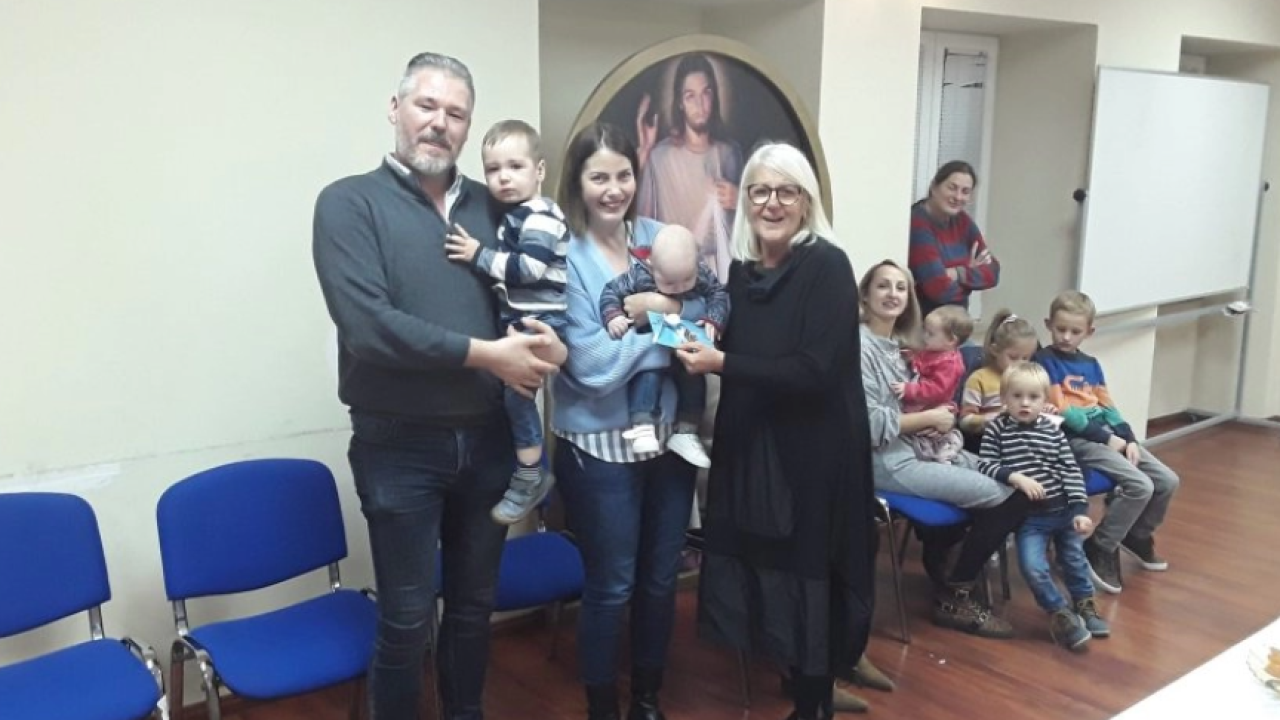 Caritas župe Vodice darivao obitelji kojima se rodilo treće i četvrto djete