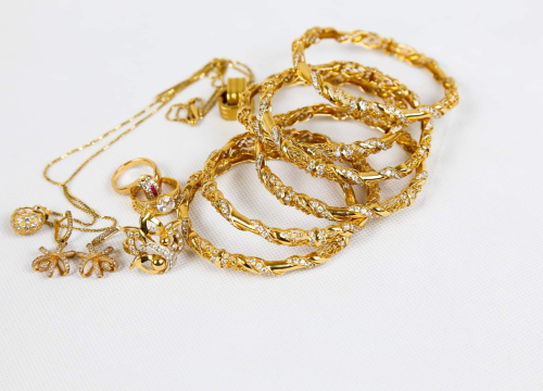 Zalogom zlata do prijeko potrebne gotovine!