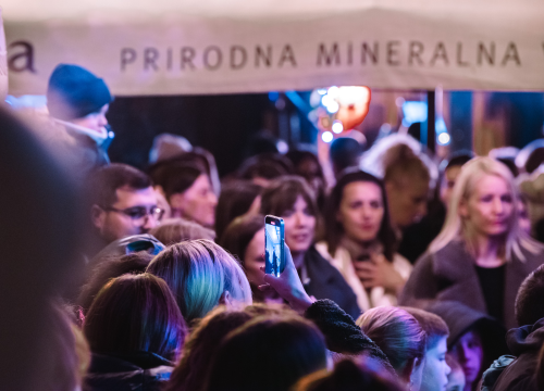 Fotografija 10 - Matija Cvek oduševio šibensku publiku, provjerite koji vas još koncerti očekuju na Božićnom Šušuru!