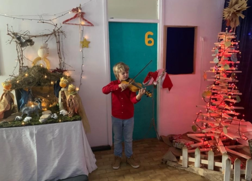 Fotografija 3 - Mama Ruža i sin Andrija svojim nastupom razveselili vodičke mališane