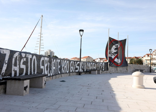 U Vodicama se pojavili transparenti protiv uvođenja eura