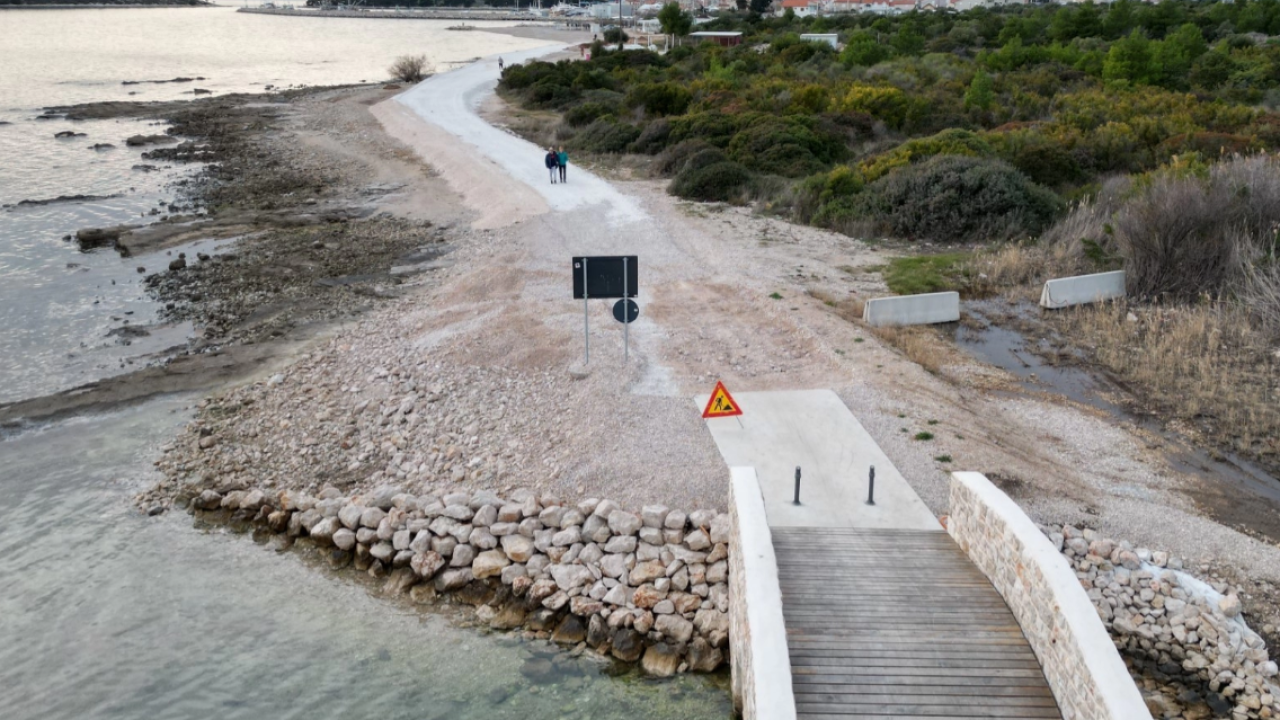 Radovi na tribunjskom dijelu plaže Bristak - šetnica Vodice Tribunj