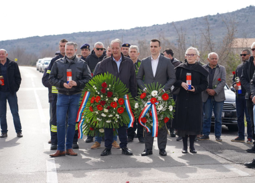 Tužna godišnjica: Odana počast hrvatskim braniteljima stradalim u Dragišićima