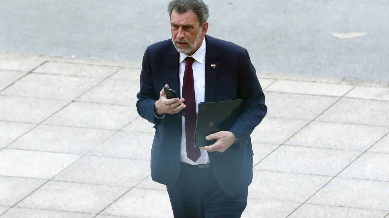Sin ministra Fuchsa optužen jer je na prijevaru preuzeo vrijedne dionice