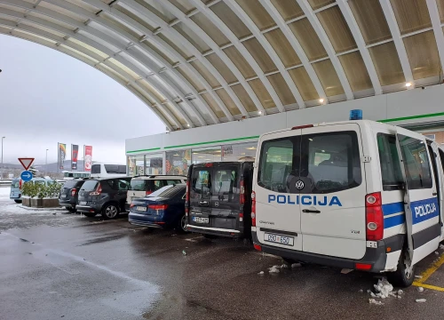 Formira se kolona vozila koja će se prepratiti prema Zatonu Obrovačkom