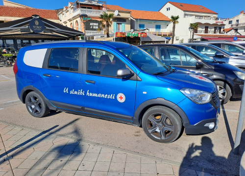 Crveni križ Vodice osigurao besplatnu uslugu prijevoza za starije osobe