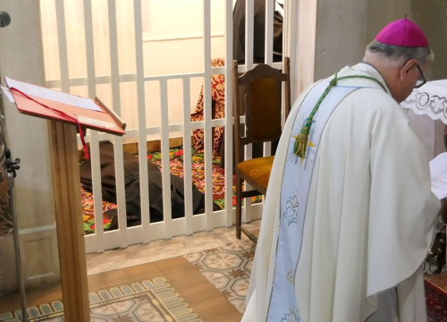 Fotografija 4 - Vodičanka Nera završila za kozmetičare, krenula i u vojsku, a sad je u samostanu položila doživotne zavjete