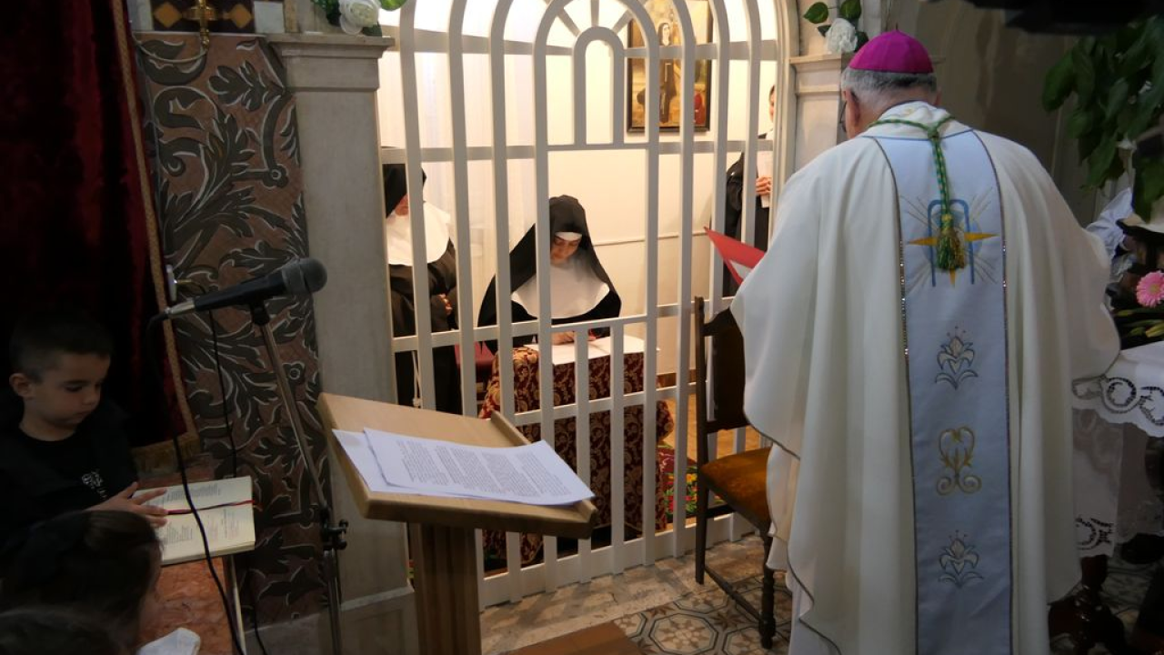 Vodičanka Nera završila za kozmetičare, krenula i u vojsku, a sad je u samostanu položila doživotne zavjete