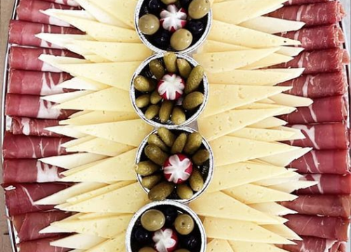 Fotografija 5 - Delikatese Petrović sa šibenske pijace počastit će za Uskrs jednog čitatelja s platom za četiri osobe