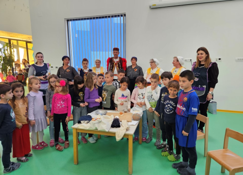 Fotografija 7 - Vodički mališani učili o starim običajima: Igralo se na laštik, ali i ponovila vodiška abeceda