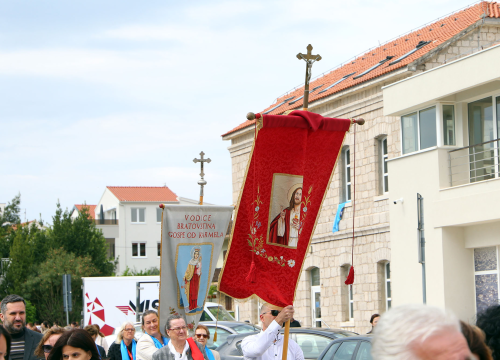 Fotografija 2 - U Vodicama proslavljeni Našašće svetog križa i Dana grada